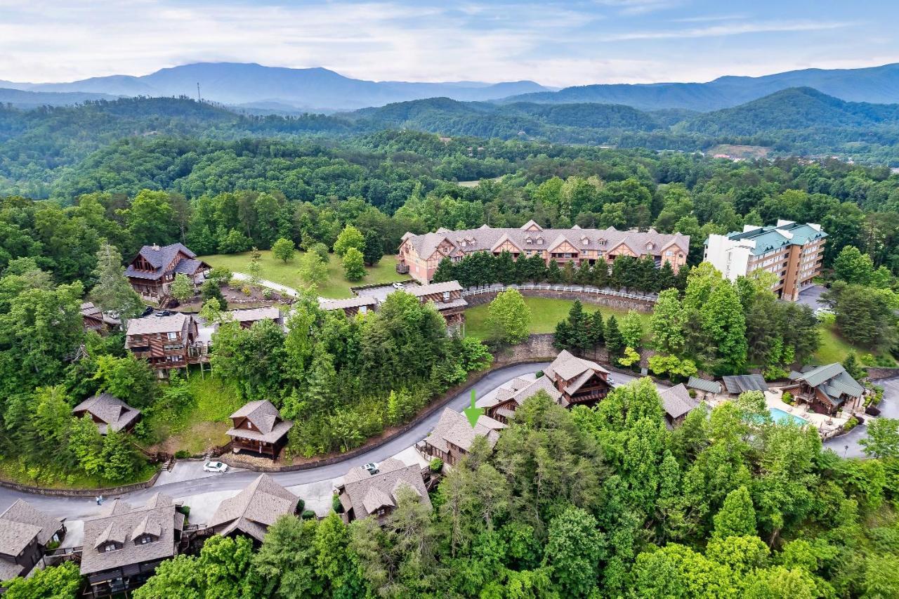 Dollywood Family Resort: Seasonal Pools, Hot Tub & Arcade Pigeon Forge Exterior photo